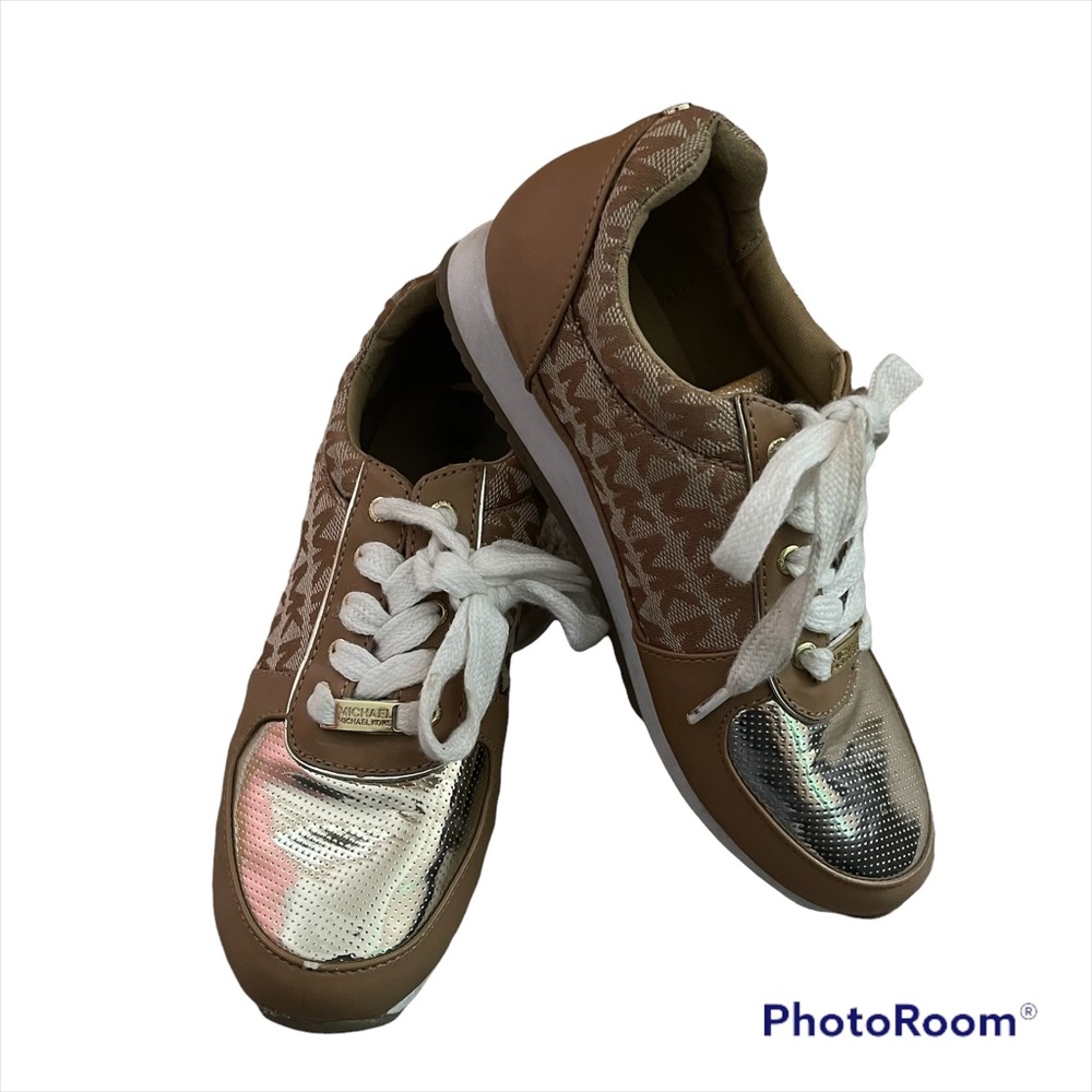 Michaels Kors little girls tan and gold shoes
